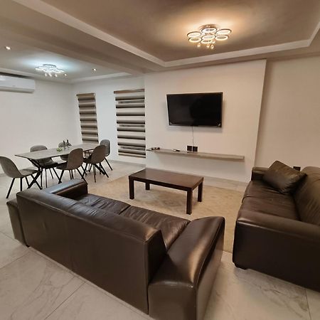 In Town Vaal Apartment เฟเรนนิงิง ภายนอก รูปภาพ