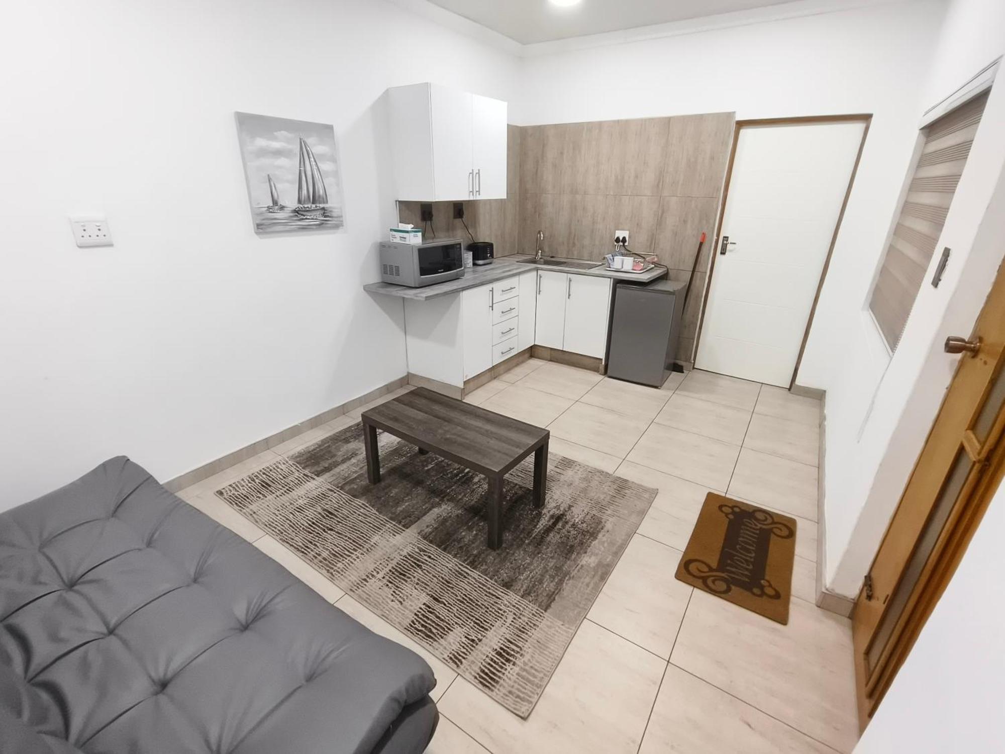 In Town Vaal Apartment เฟเรนนิงิง ภายนอก รูปภาพ