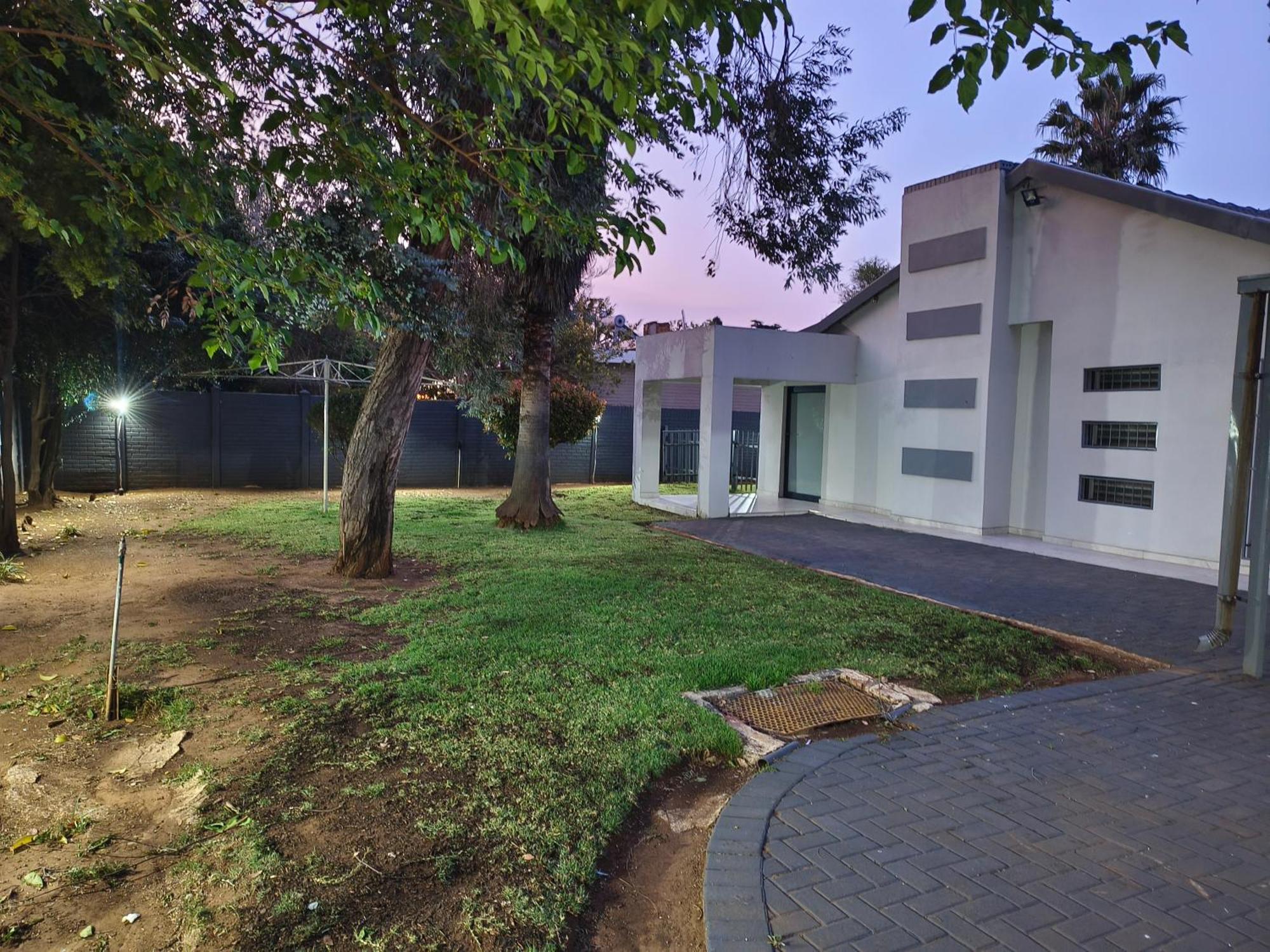 In Town Vaal Apartment เฟเรนนิงิง ภายนอก รูปภาพ